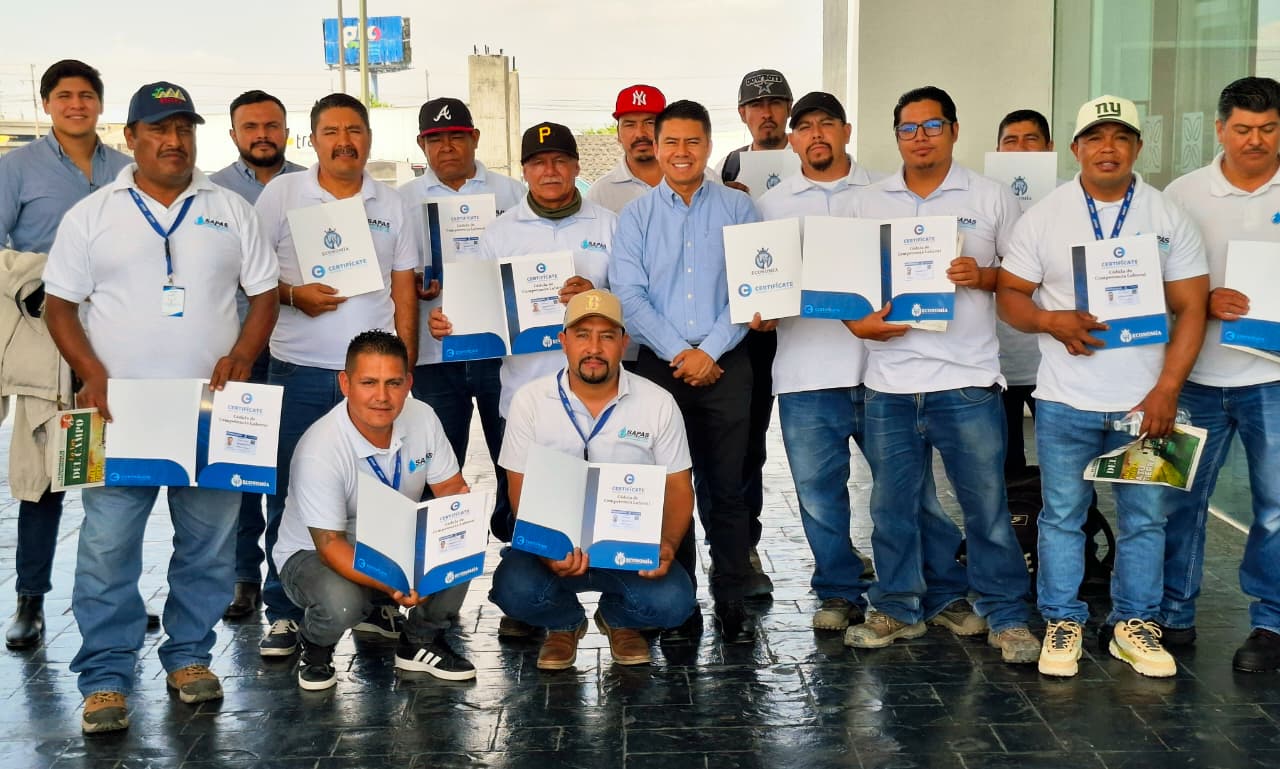 Fortalece SAPAS la capacitación de su personal técnico