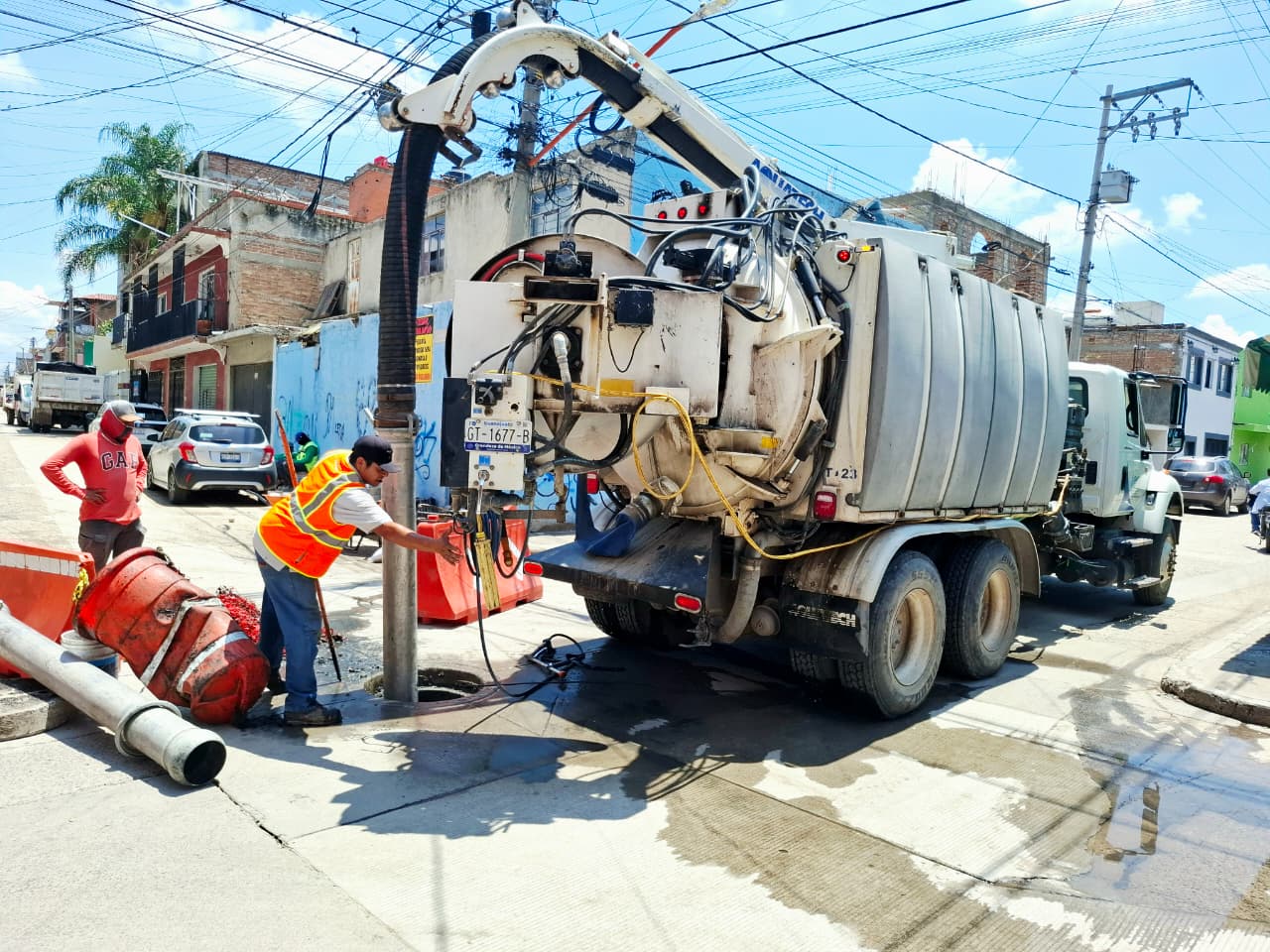 Nuevamente, SAPAS llama a no tirar basura en las alcantarillas para prevenir taponamientos y anegaciones
